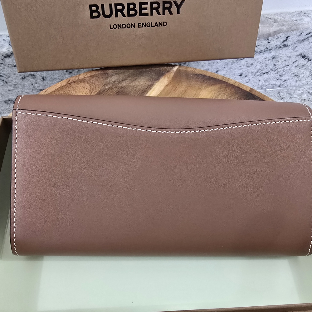 ‼️SOLD‼️NWT Burberry Malt Brown Leather ContinentBurberry Brown Leather Clutch - Picture 3 of 6